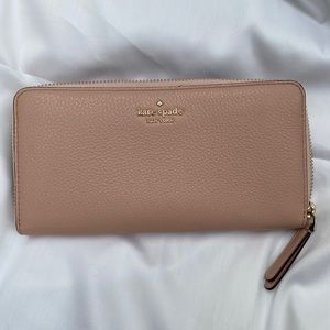 NWT kate spade wallet ♠️